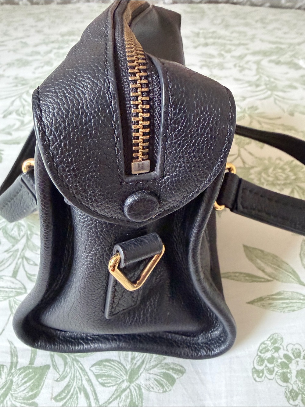 Marc Jacobs Black Pebbled Leather Wellington Satchel with Gold Hardware with COA - Picture 7 of 16